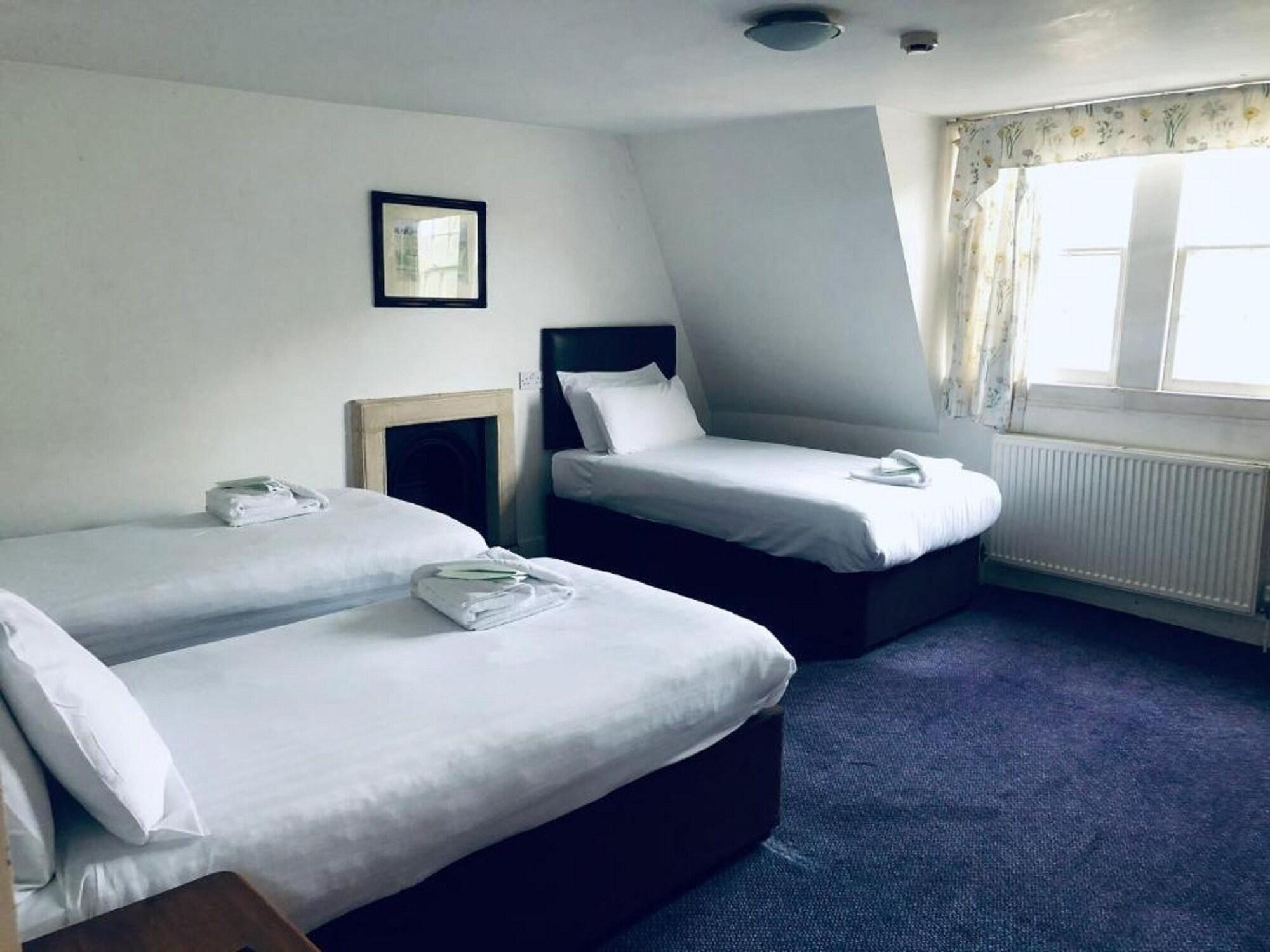 Parade Park Accommodation Бат Екстериор снимка