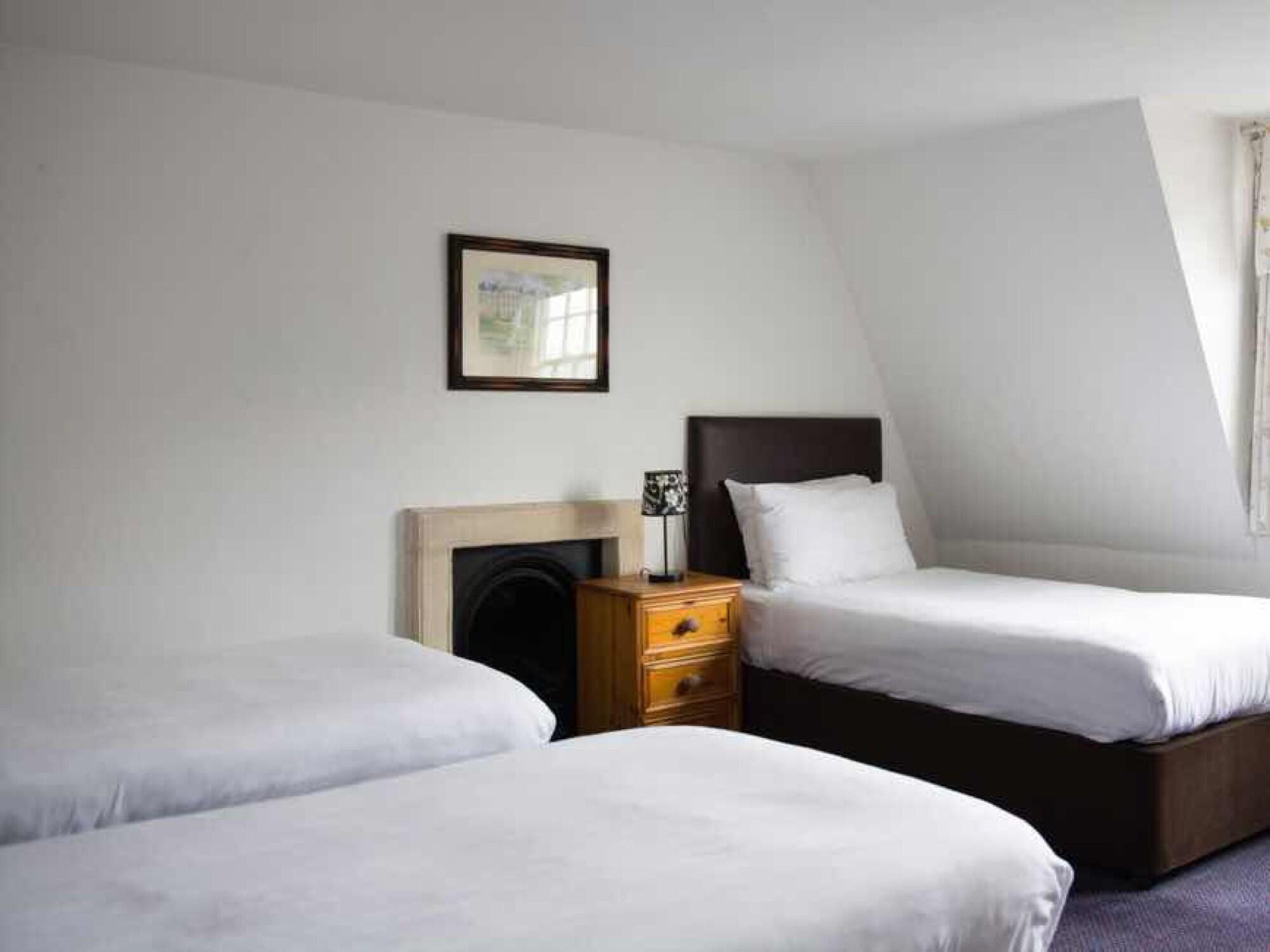 Parade Park Accommodation Бат Екстериор снимка