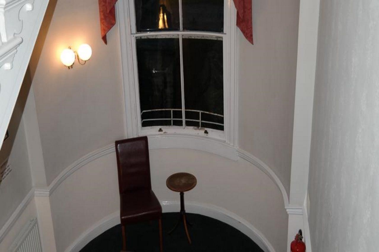 Parade Park Accommodation Бат Екстериор снимка
